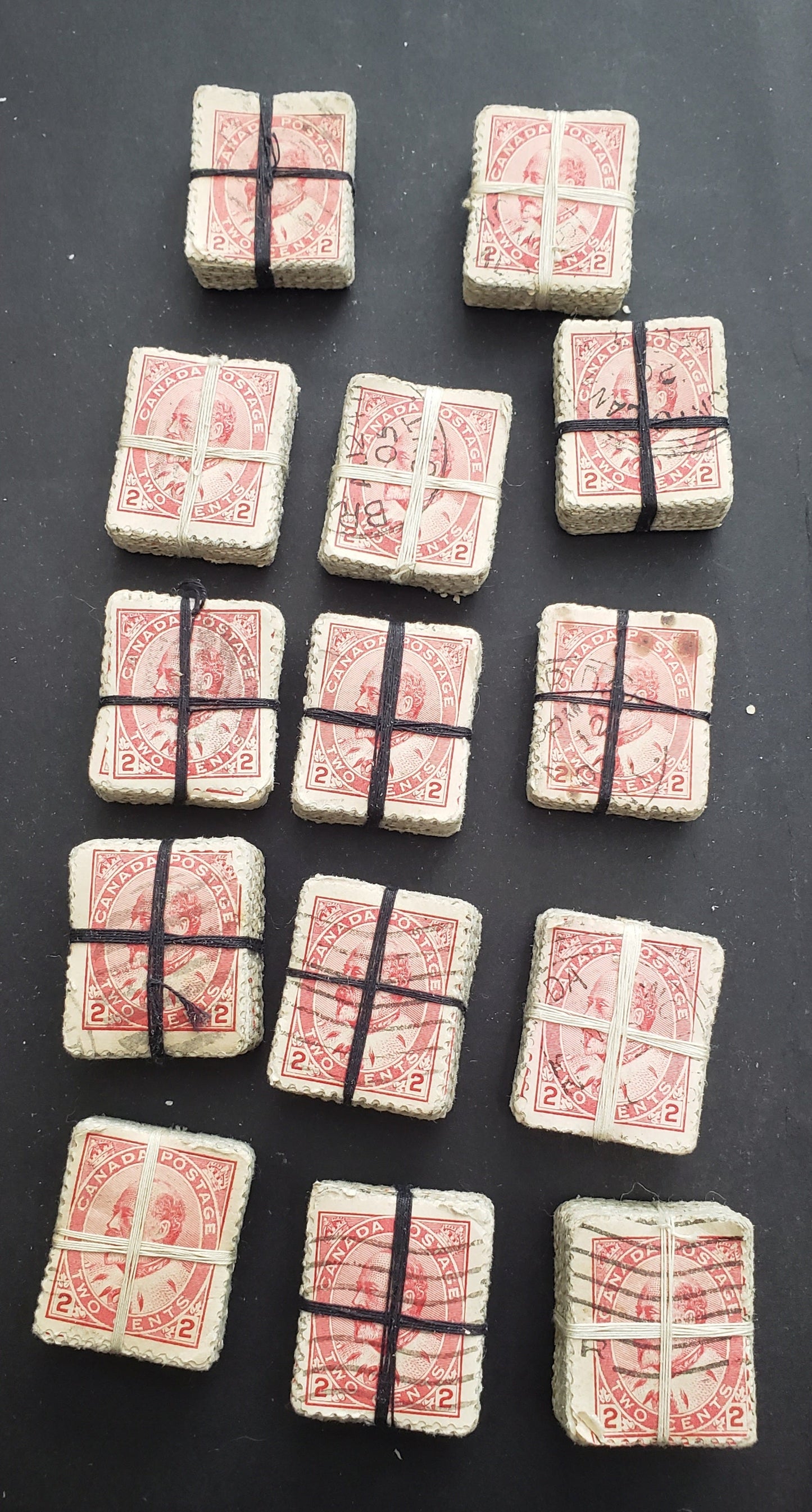 Lot 104 Canada #90 2c Carmine Rose - Rose Carmine King Edward VII, 1903-1908 King Edward VII Issue, 14 Very Fine Used Bundles Of 100, Unchecked For Booklet Singles, Hairlines & Re-Entries