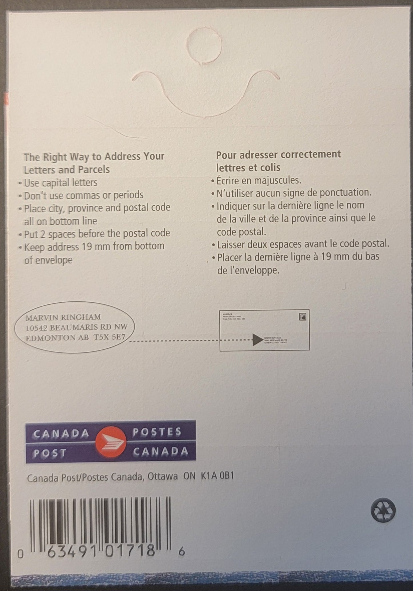 Lot 157 Canada #BK215Bavar 1998-1999 Definitive Issue, A 46c Multicolored Booklet, Unsealed Cover, C-Paper, LF Cover Stock, '3 Flags' & 'The Right Way To Address' Cover, Incorrect Imprint 'C' Instead Of 'J', APC Printing, Perf 13 x 13.5, 01718 6 Barcode
