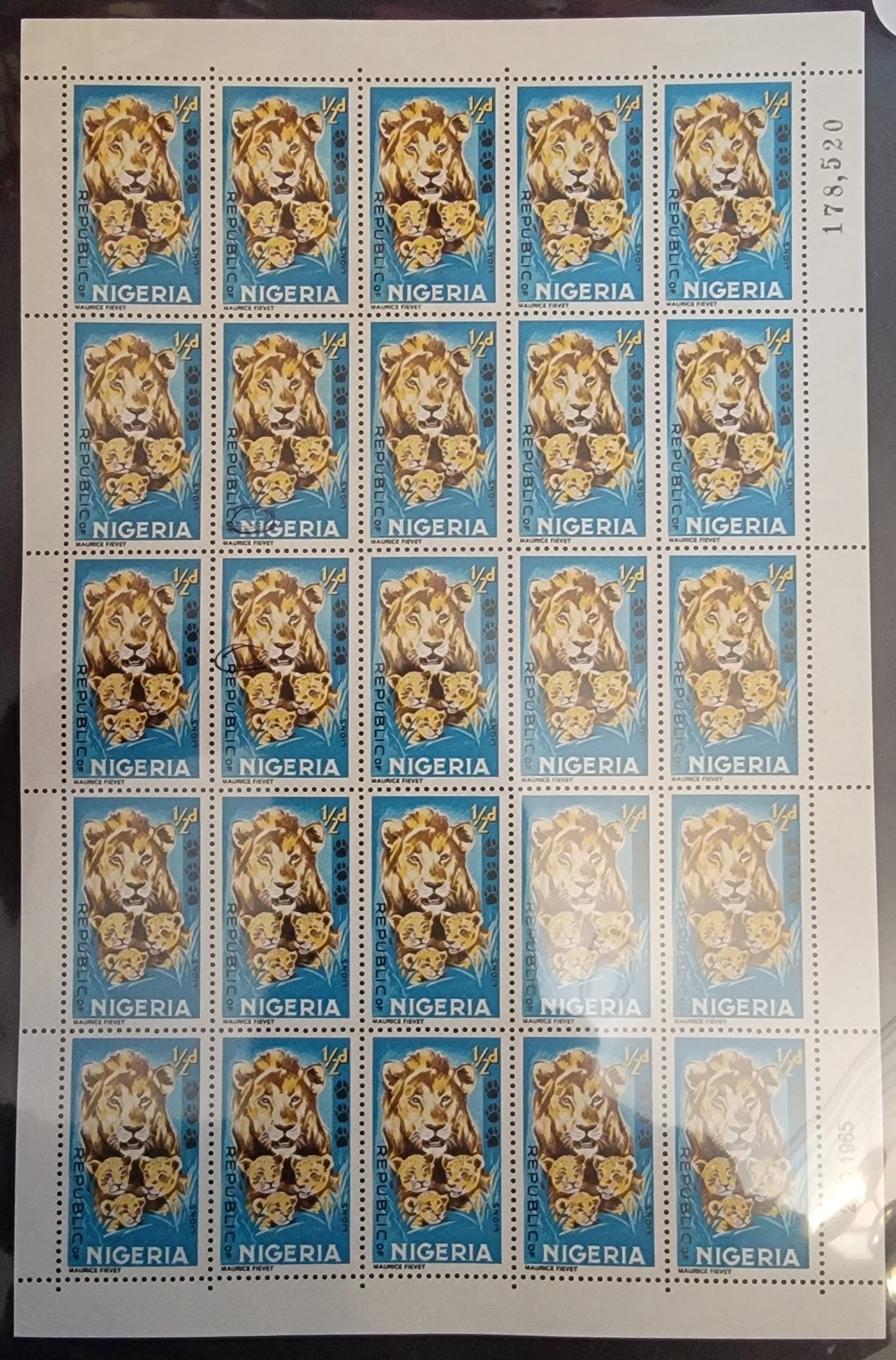 Lot 105 Nigeria #184 1/2d Multicoloured Lions, 1965-1966 Wildlife Issue, A VFNH Complete Sheet Of 25 On HF/MF-fl Paper With Brownish Woodpulp Flecks, Printing Date In LR Corner