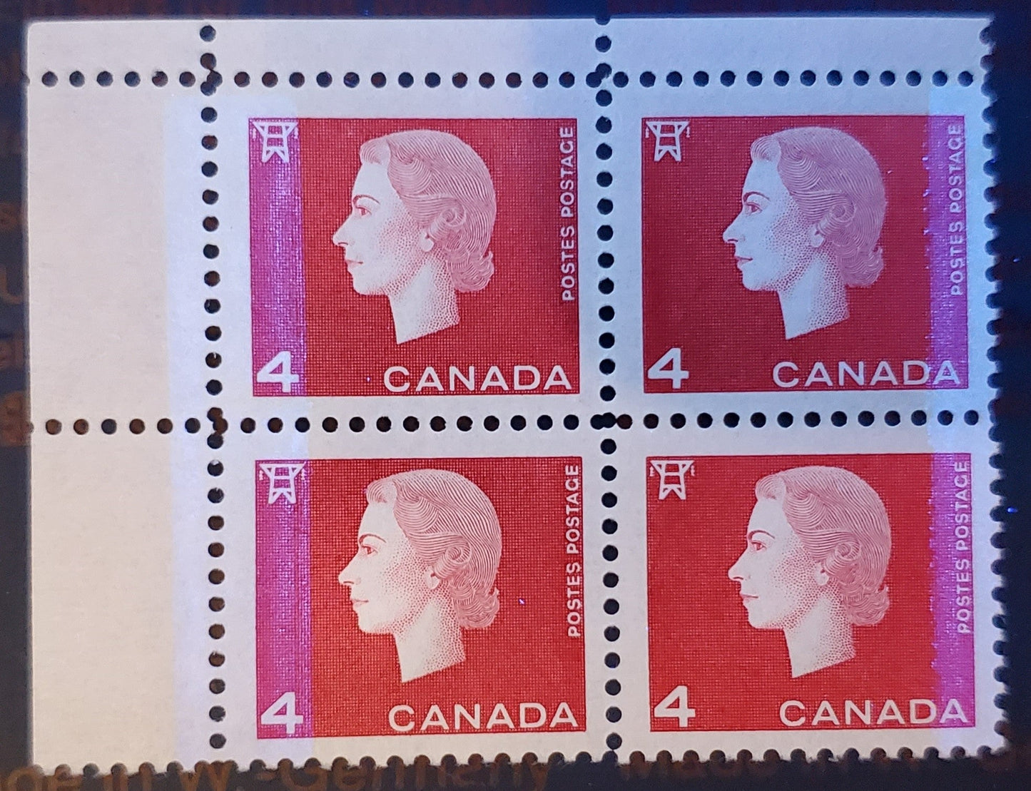 Lot 2 Canada #404vi 4c Carmine, 1962-1963 Queen Elizabeth - Cameo Issue, A VFNH Block Of 4 Winnipeg Tagged With 6x8mm Bars/Pane