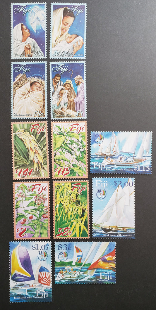 Lot 64 Fiji SC#1024/1041 2004-2005 25th Anniv Of Musket Cove To Port Villa Yacht Race - Flowers For Perfume, 12 VFNH Singles, Click on Listing to See ALL Pictures, 2017 Scott Cat. $26.5