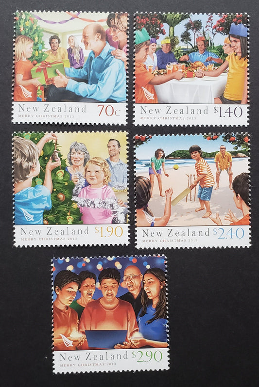 Lot 1 New Zealand SC#2484/2488 2013 Christmas Issue, 5 VFNH Singles, Click on Listing to See ALL Pictures, 2017 Scott Cat. $15.9