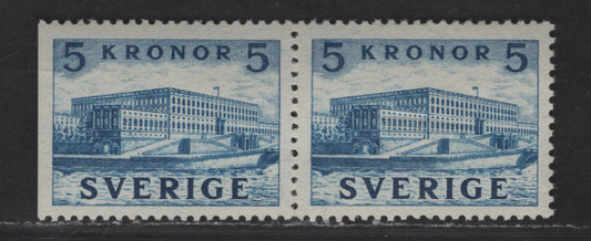 Lot 180 Sweden SC#322-a (Facit #332CB) 5k Blue Royal Palace at Stockholm, 1941 Pictorial Issue, A VFOG Booklet Pair, Normal & Straight Edged Stamps