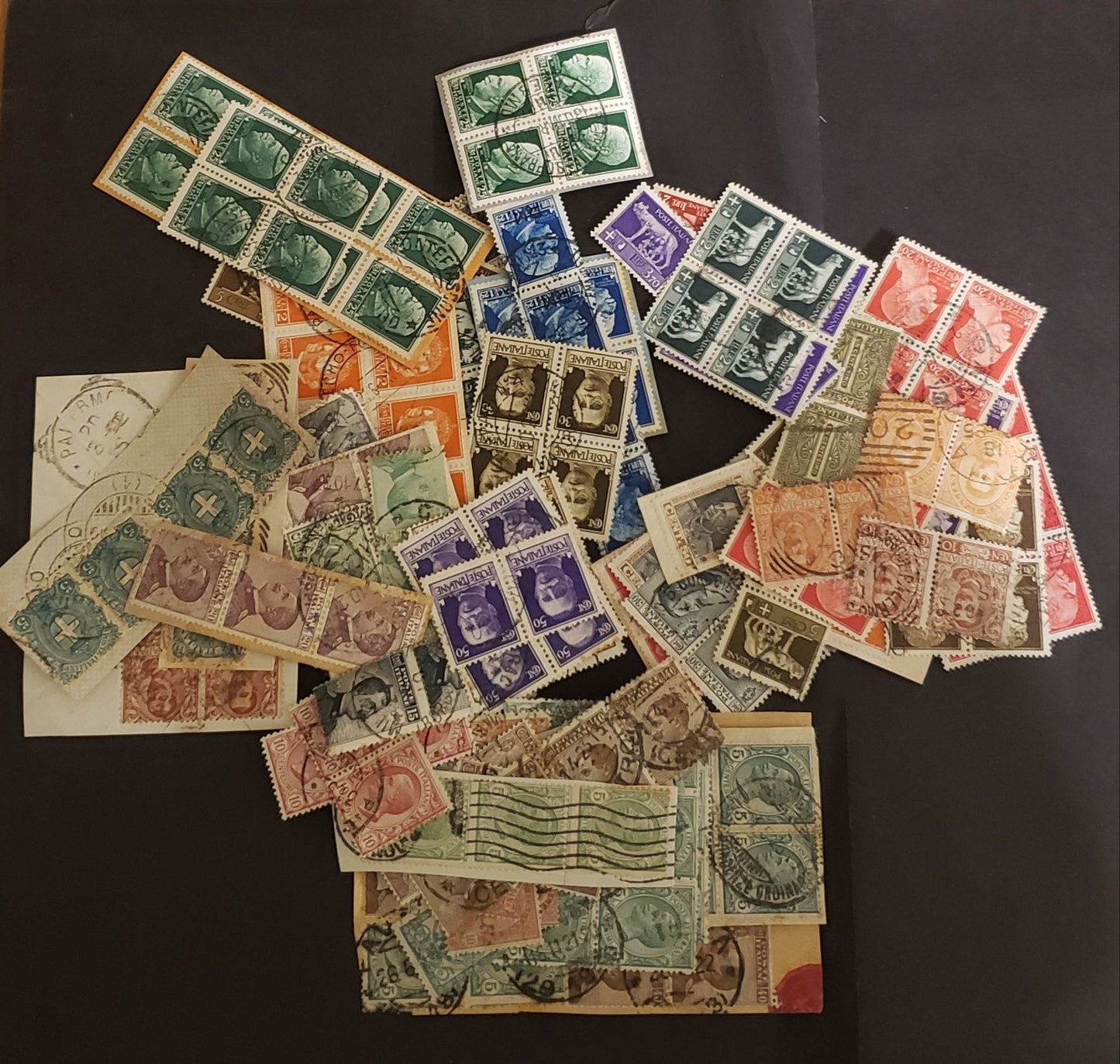 Lot 261 (C) Italy SC#47/227 10c-5L Orange - Rose Red Humbert I - Romulas & Remus, 1879-1942 Humbert I Keyplate Issue - Photogravure Definitive Issue, 75-80 VG-VF Used Pairs, Strips & Blocks In A Large Glassine Envelope, Many On Piece, Unchecked