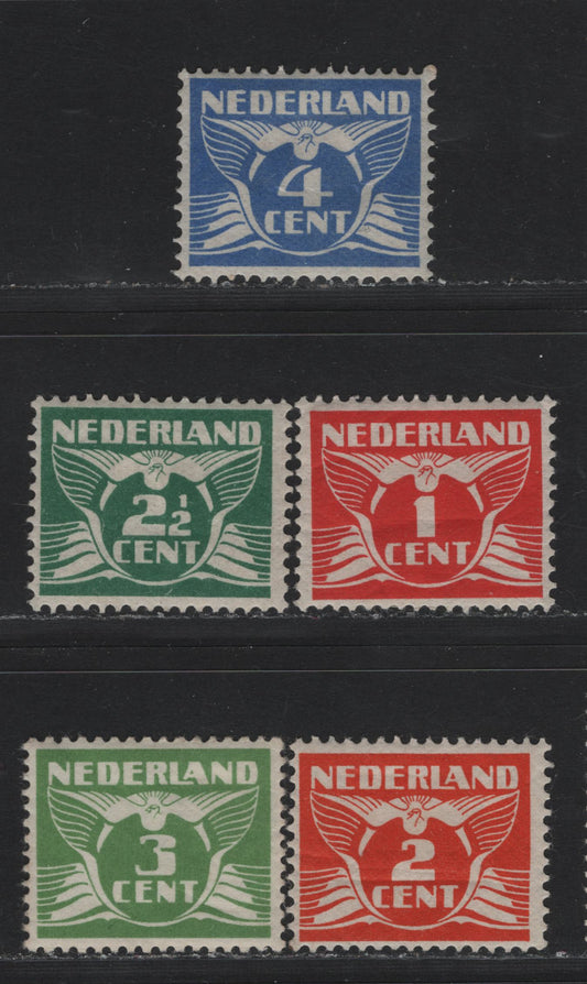 Lot 26 Netherlands SC#142-146 1c - 4c Deep Red- Deep Ultramarine , 1924-1926 Gull & Photogravure Wilhelmina Issues, 5 F/VFOG Singles, Unwatermarked, Early Printings With Crackly Gum