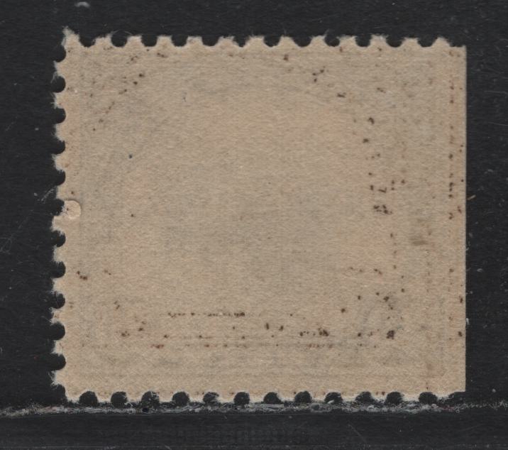 Lot 38 United States SC#569 30c Deep Olive Brown , 1922-1926 4th Bureau Issue, A VFNH Single
