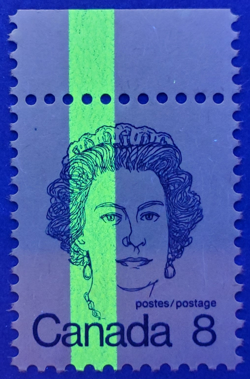 Canada #593iii (SG#700) 8c Ultramarine Queen Elizabeth II 1972-1978 Caricature Issue 1 Bar Tag And Dots to Left of Tiara VF-80 NH