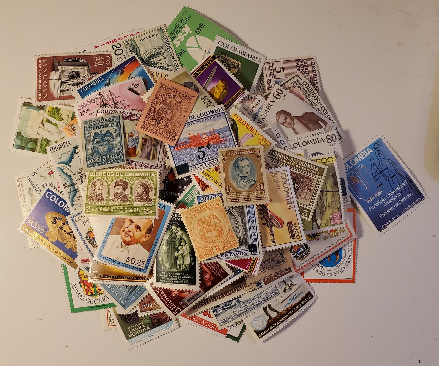 Lot 161 Colombia 1880s-1970s Commemorative & Definitives, A VFOG Range Of 154 Singles, Estimated 2017 Scott Cat. $38.50 USD, Click on Listing to See ALL Pictures