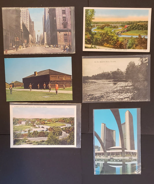 Group Of 5 Canadian Postcards Featuring Scenes Of Toronto, Ontario. Including The Humber Valley. Our Estimated Value Is $5.