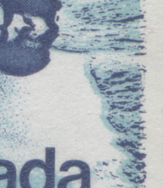 Canada #587iii var 25c Multicoloured Polar Bears, 1972 - 1977 Landscape Definitives Issue, 2 VFNH Singles Water On Ice Varieties, W2B Vertical Ribbed NF/DF & NF/LF-fl Papers. Type 1 Perf 12.5x12