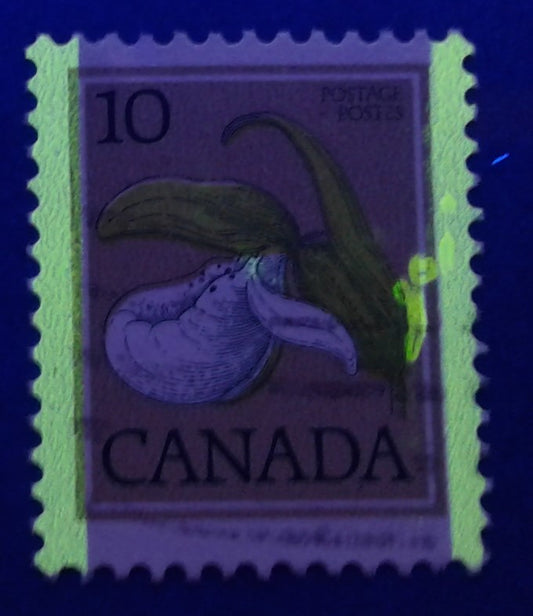 Canada #786i 10c Multicoloured Lady's Slipper, 1977-1982 Floral & Environment Issue, a Fine Used Example Showing the Scarce Hook Tag Flaw