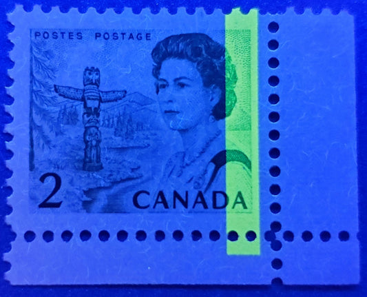 Lot #81 Canada #455pvT1 2c Paler Bright Green Pacific Coast Totem Pole, 1967-1973 Centennial Issue, a VFNH Example, Showing G2aR Tagging Error, LF-fl Ribbed Paper, Perf. 11.95, Eggshell PVA Gum