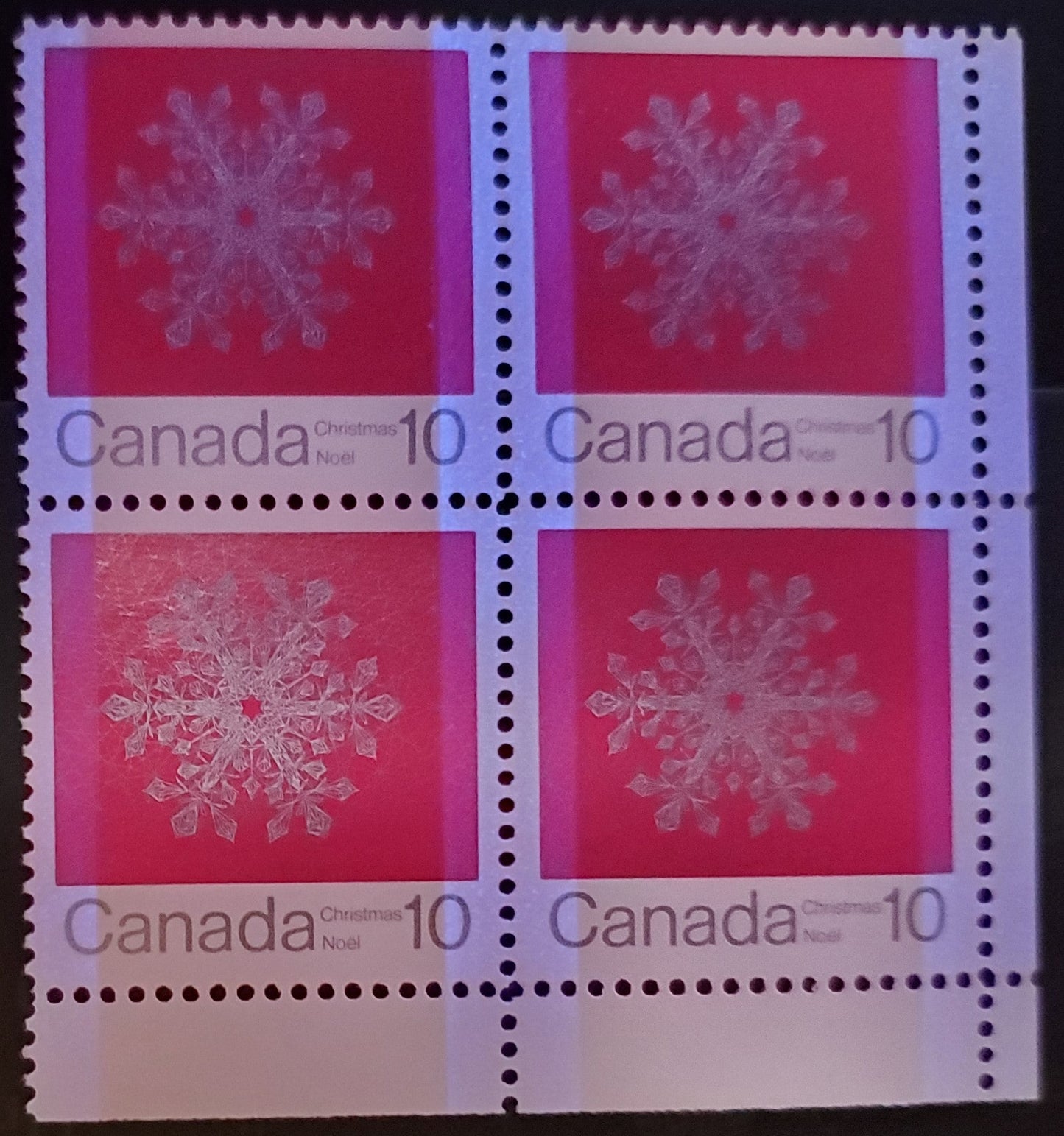 Lot 35 Canada #556pi 10c Deep Carmine And Silver, 1971 Christmas - Snowflakes Issue, A VFNH LR Block Of 4 W2B On HF Horizontal Ribbed Paper