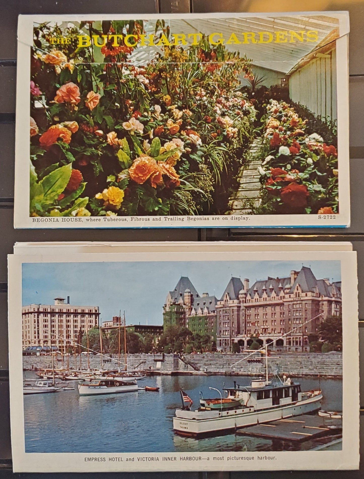 A Group of 2 Souvenir Postcard Folders From Victoria, BC, Showing The Butchart Gardens and Other Tourist Attractions, From The 1972 and 1974, Overall VF, Net Est. $10