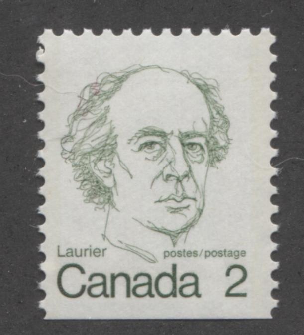 Canada #587viii (SG#694) 2c Dull Green Laurier 1972-1978 Caricature Issue Booklet Stamp Tag Streak F-70 NH Brixton Chrome 