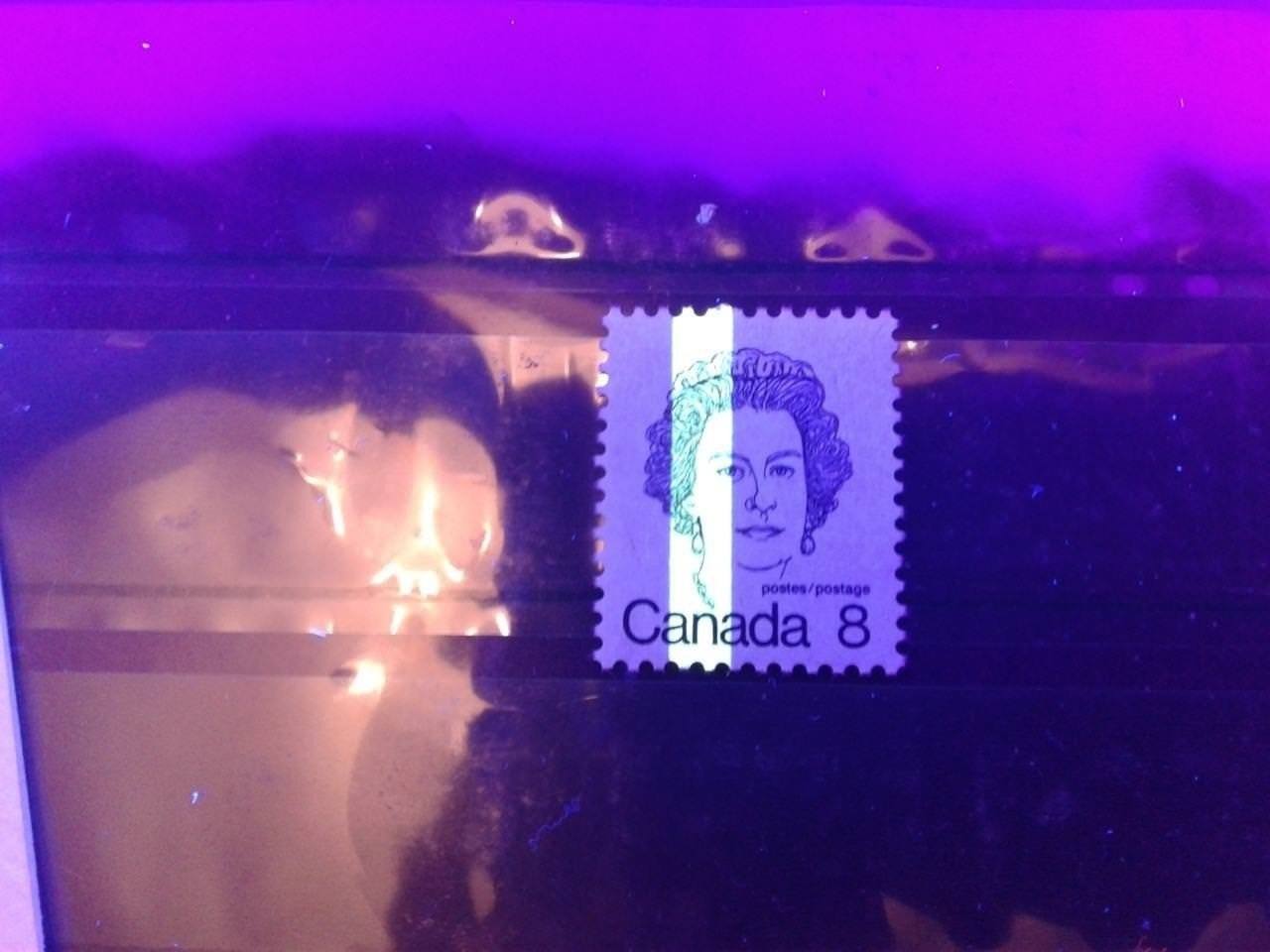 Canada #593iii (SG#700) 8c Ultramarine Queen Elizabeth II 1972-1978 Caricature Issue 1 Bar Tag Damaged "A" VF-75 NH Brixton Chrome 